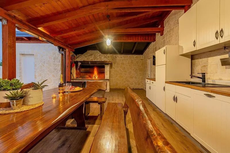 Stunning home in Galovac with WiFi