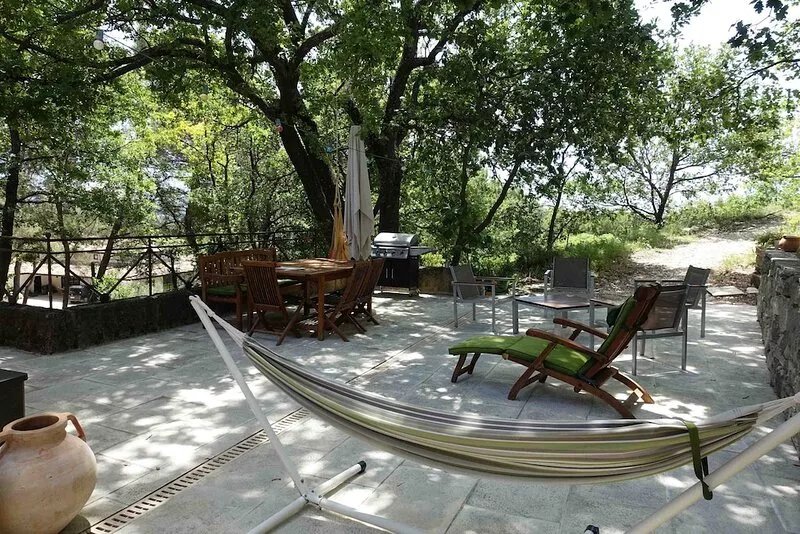 Provencal house, "Aix countryside" in classified wooded site