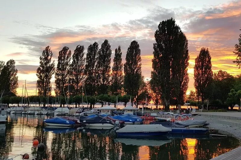 Directly at the marina in Unteruhldingen with a balcony