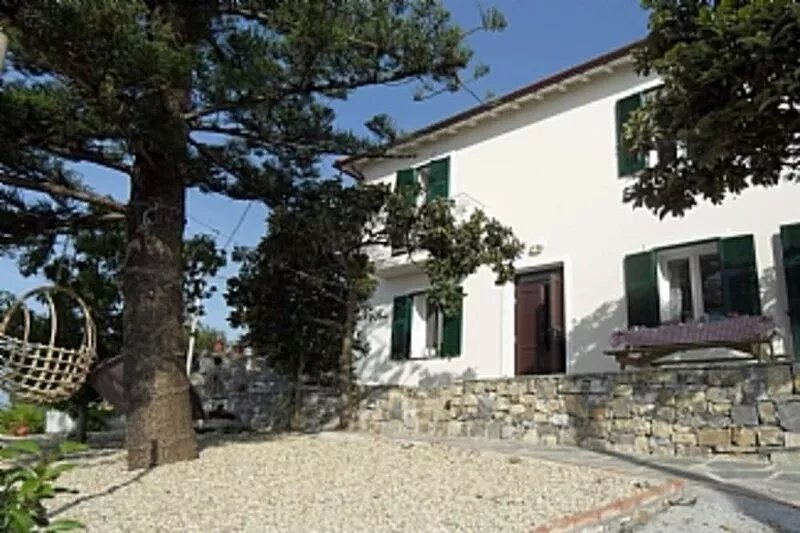 Relaxing family villa in a fabulous setting with fantastic sea views