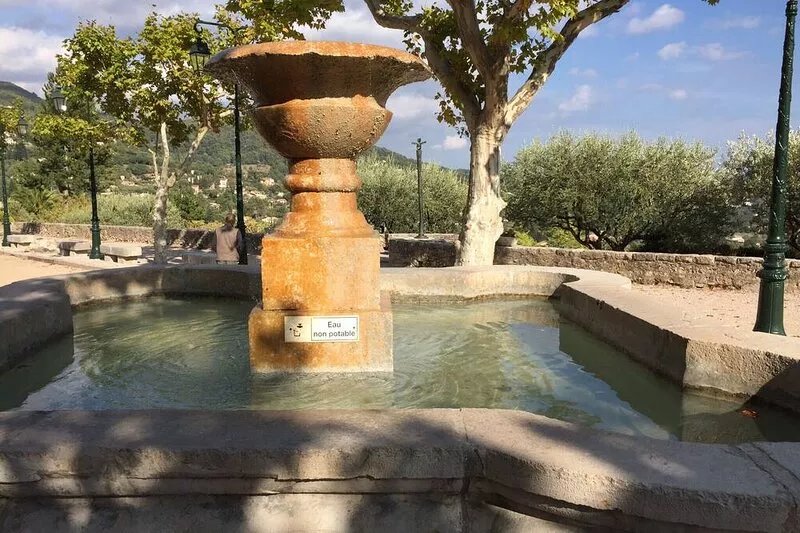 Peace and quiet at the large pool in a private location - Villa Christiane