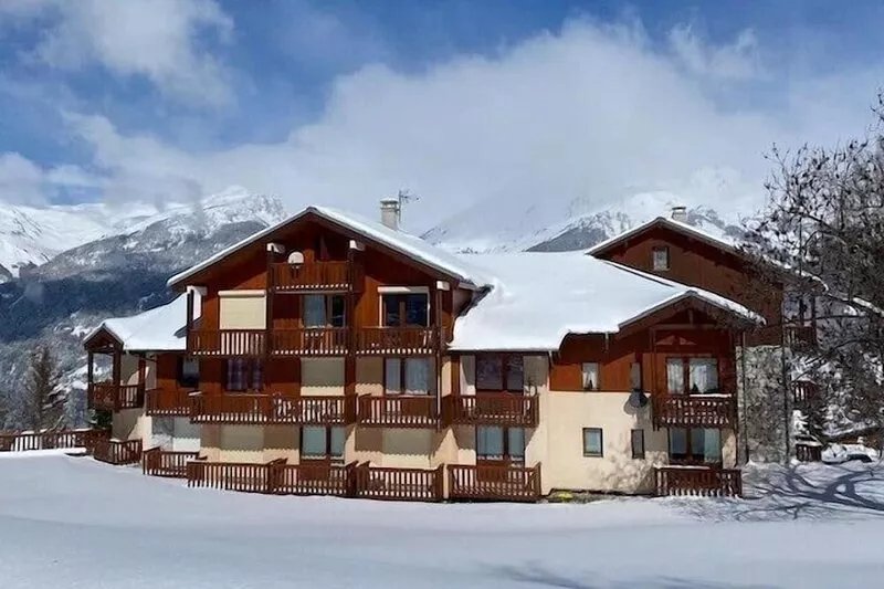 le signal 105, apartment in residence 50 meters from slopes. 4-6 people.