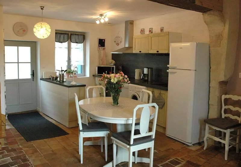 3 bedroom 3 bathroom town house in the heart of the Loire castles