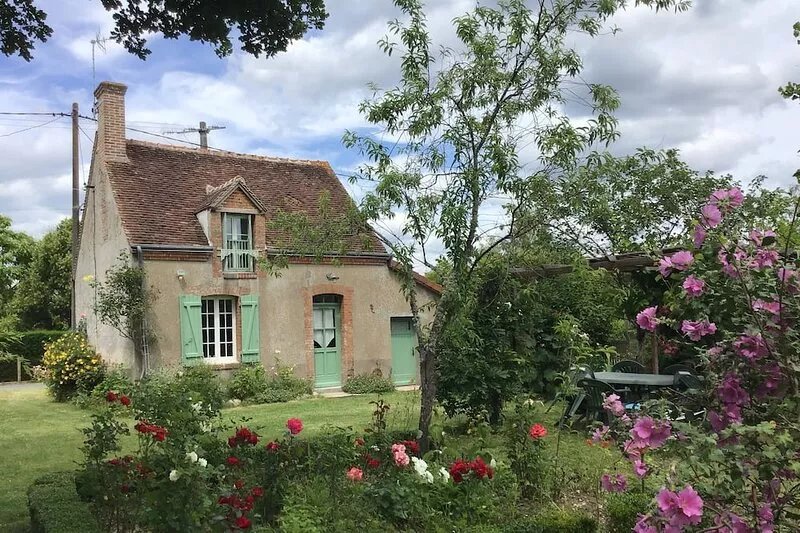 Typical Solognote house renovated in a flowery and wooded setting