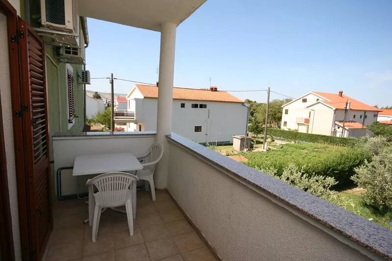 One bedroom apartment with terrace and sea view Starigrad, Paklenica (A-6606-c)
