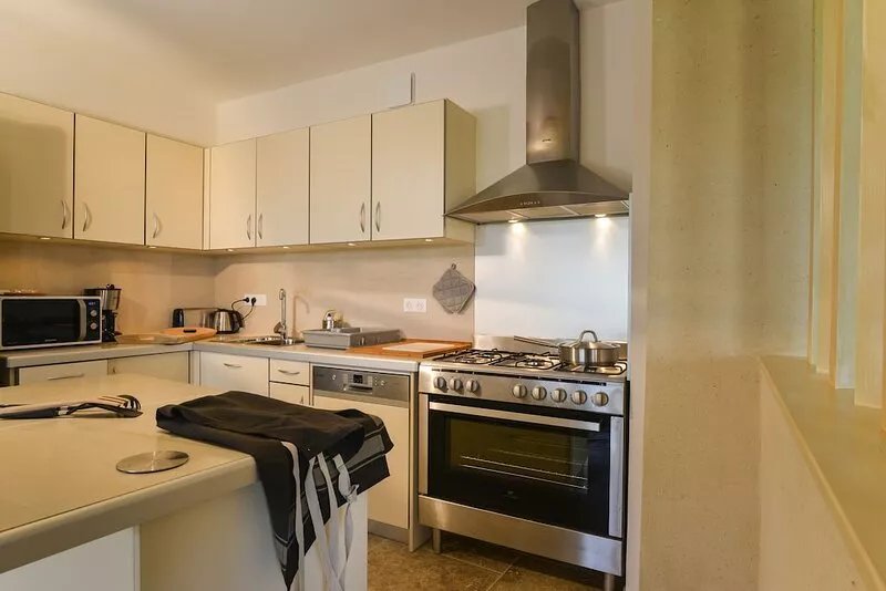 renovated farmhouse, private pool, Provence, Cèze Valley, 30km Uzes and Avignon