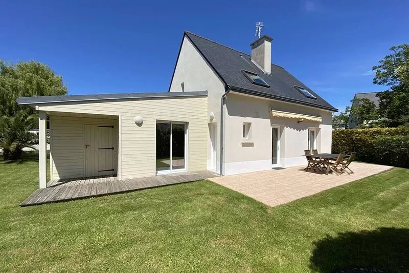 Pretty tastefully decorated house 400 m from the main beach of Saint Cast