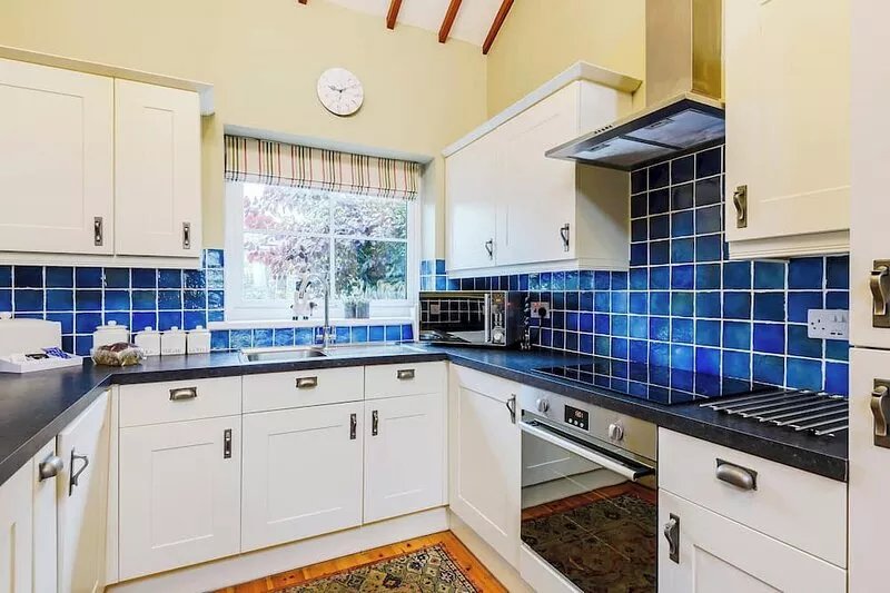 Comfortable and cosy three-bedroom stone cottage ideally situated with great