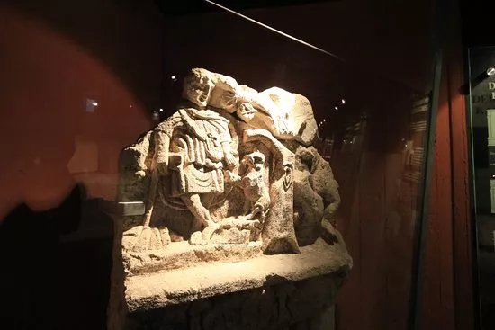 Museum Romischer Ehrenbogen