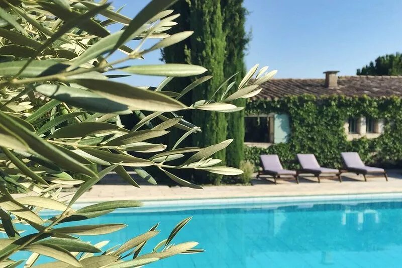 Mas des Amis, Eygalières: Private Large Swimmingpool, Tennis Court, Park