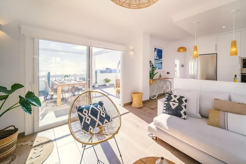 Casa Lola | Penthouse with huge terrace and sea views in the old town