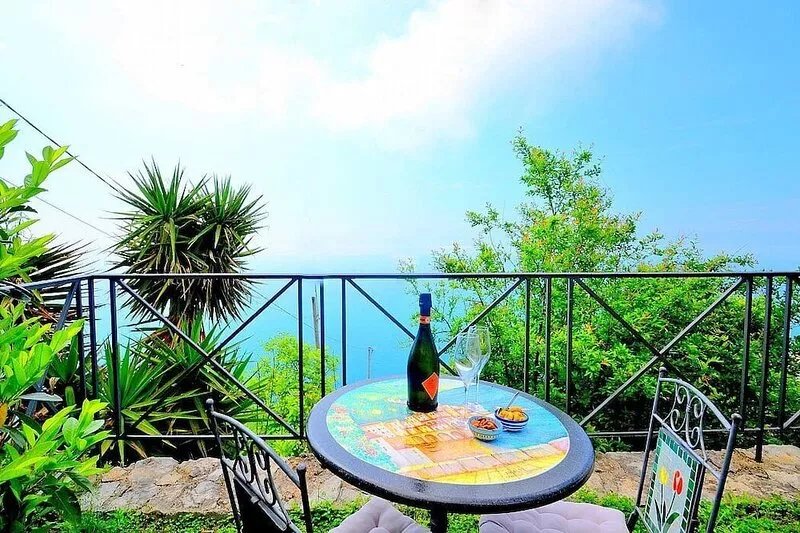 Villa Almerina: An elegant and welcoming three-story independent house which