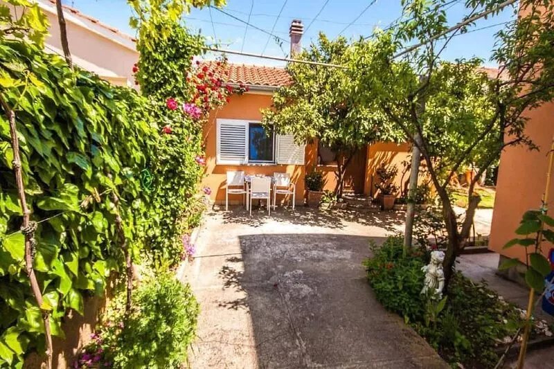 Apartments Amalia - Two Bedroom Apartment with Roofed Terrace