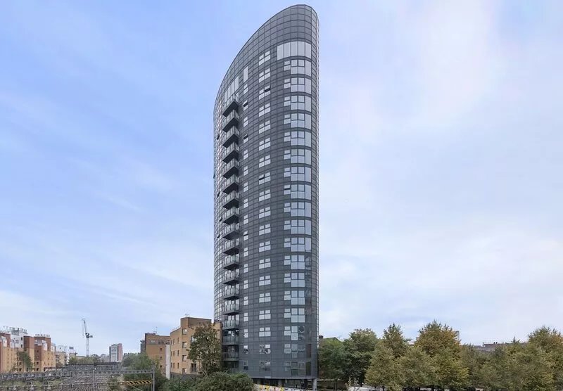 Modern Stratford 2 bed pad