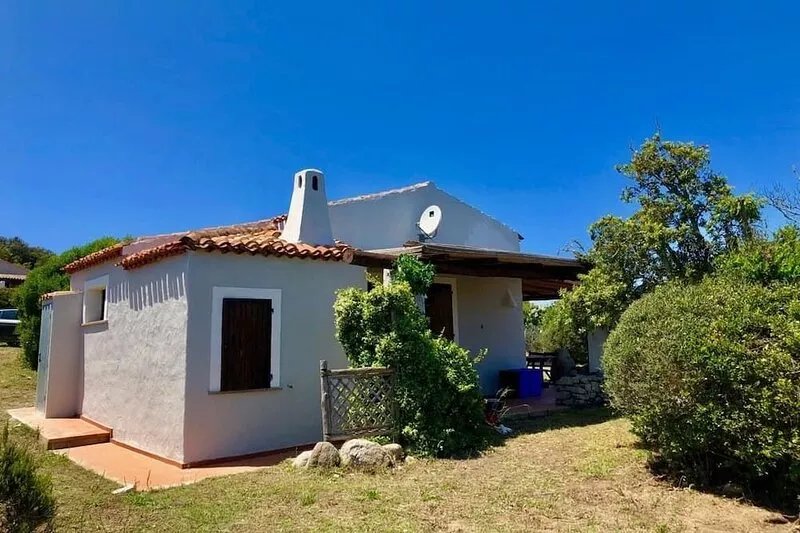 Charming independent villa with views to  the La Maddalena Archipelago