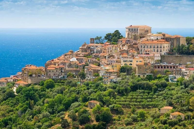 Beautiful Italian villa with pool, sea view (Capri), close to the beach