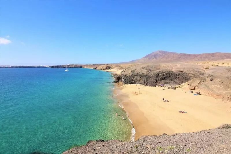 TOWNHOUSE PLAYA BLANCA / LANZAROTE 100 MTS FROM THE SEA