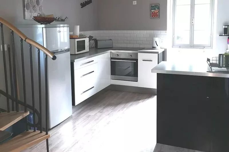 Renovated stone house private river access, Welcoming and very well equipped