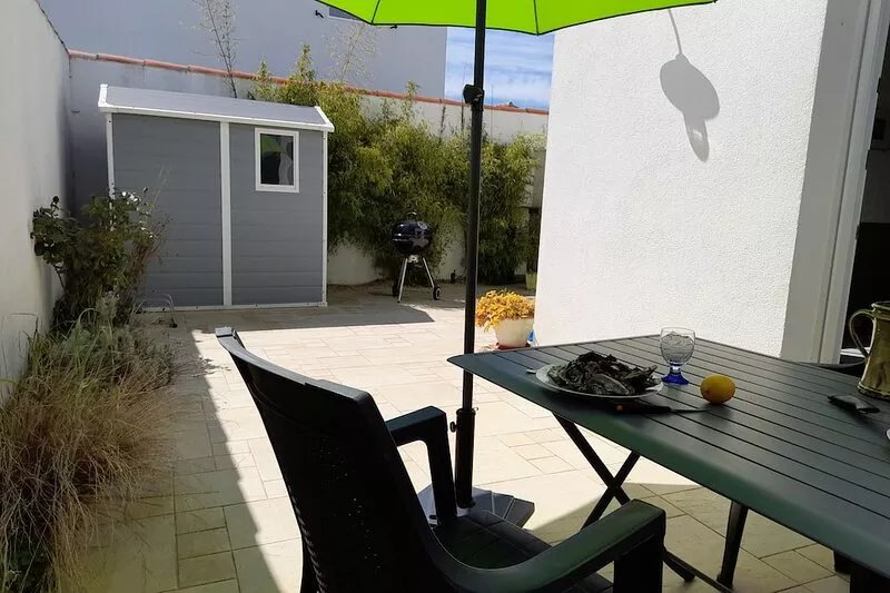 Ile de Ré - La Flotte Bright, very quiet house near the sea, shopping port