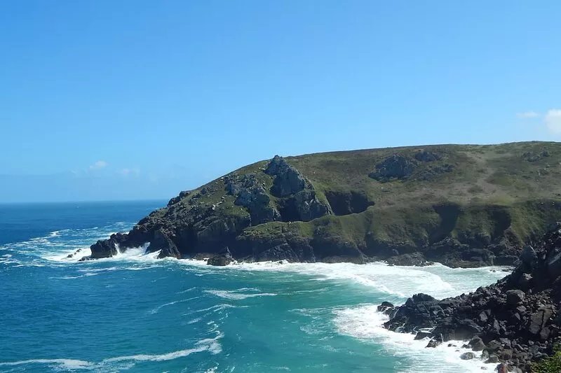 Idyllic Setting On Valley Side 500yds To The Beach