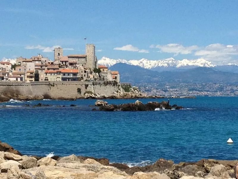 CAP D'ANTIBES 3 PIECES OF CHARACTER WITH AC NEAR SAND BEACH - SANDY BEACH