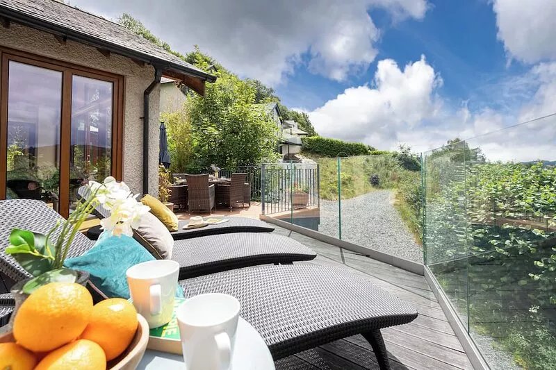 Central Bowness - Hot Tub, Cinema Room and Lake Views
