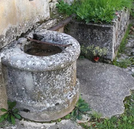 Fontaine Du Four Banal De Russilly