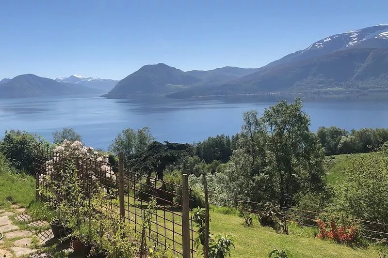 Stunning views to the mountains and sea, sleeps 6people.