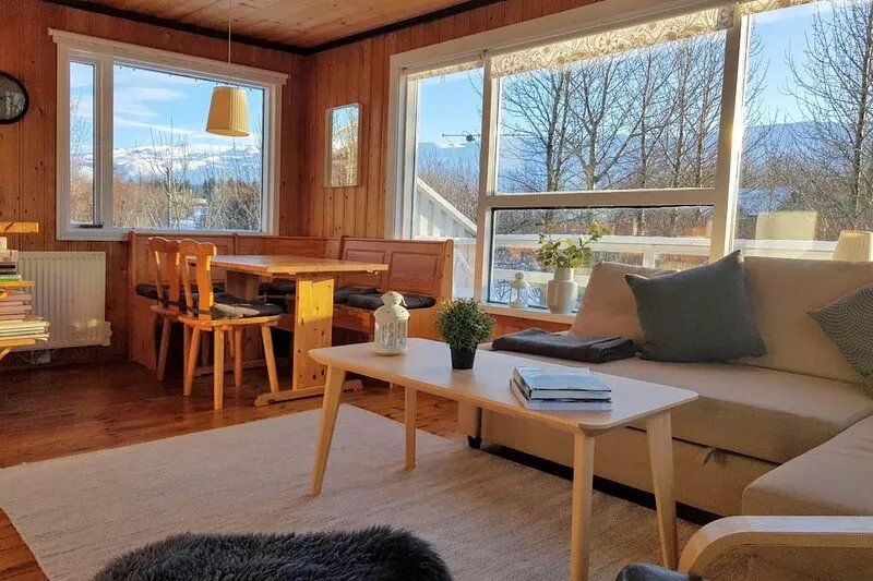 Cottage w/ heated Aurora Igloo, Hot tub, & private covered patio.