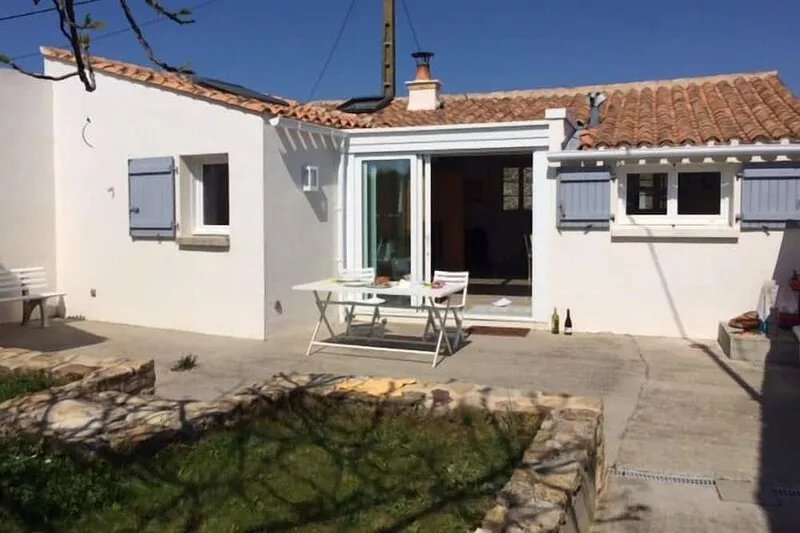 Charming house with terrace and small garden in a quiet, unspoilt location.
