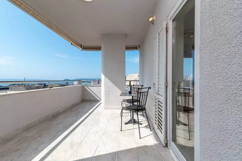 Luxury apartment 5 minutes from the beach and 10 minutes walk from the center!