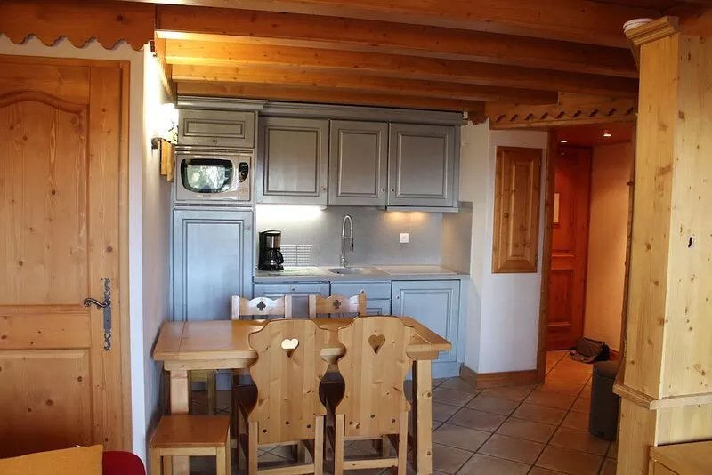 Arc 1800 Roselend 3 rooms calm residence 5/6 people, skis, pool