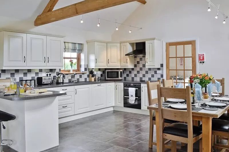 4 bedroom accommodation in Henllan Amgoed, near Narberth