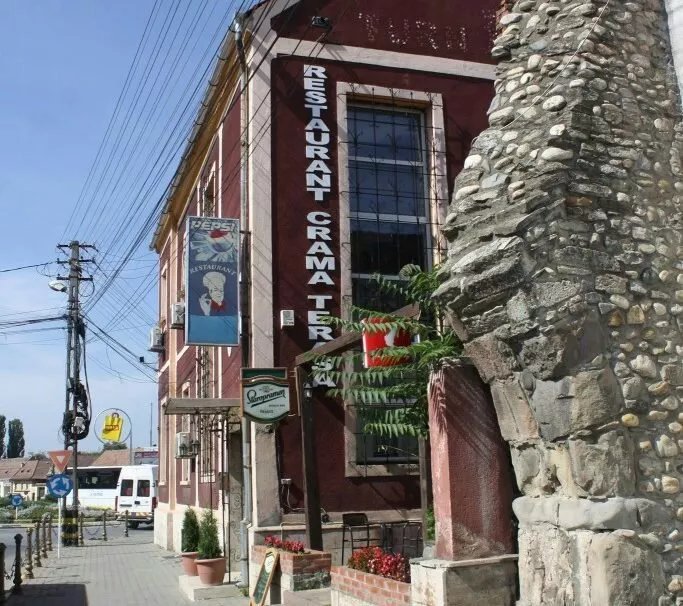Crama Pizza Restaurant