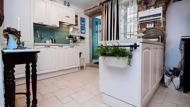 ART - One Bedroom Apartment in center