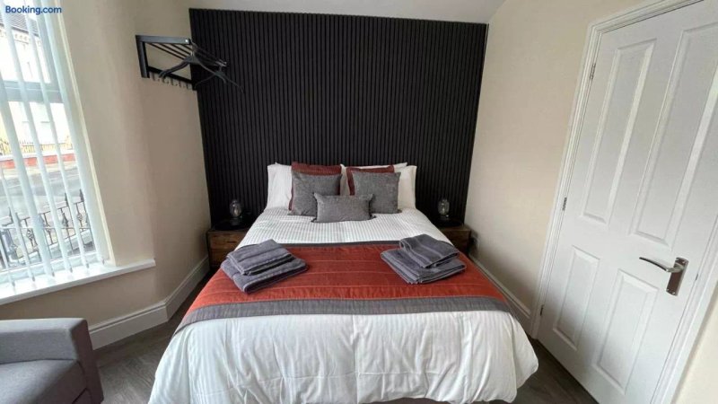 Anfield Place To Stay