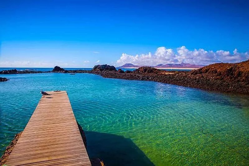 "Special offers" Villa, Free good WIFI, pool, near the center and beach.