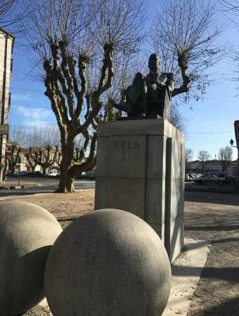 Monumento A Camilo Jose Cela