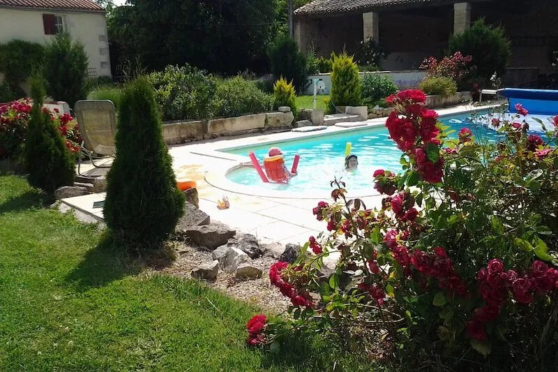 Gites de la Forge, 2 large houses up to 26 pax. 2 pools, indoor & outdoor games.