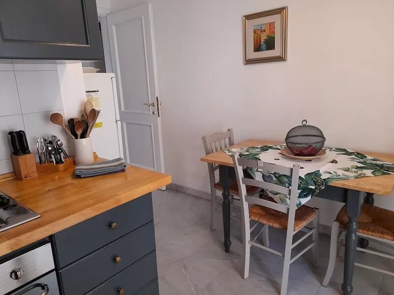 Apartment near the sea with garage