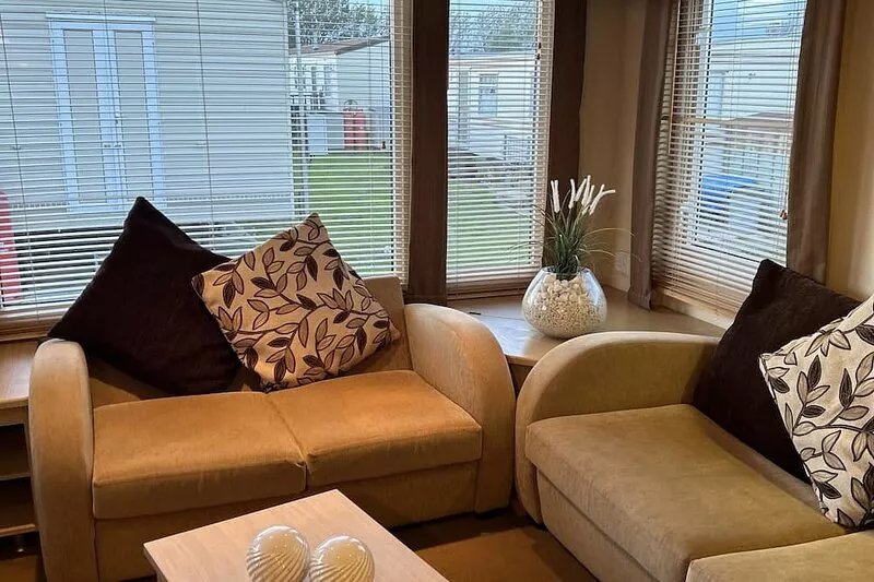 Lovely 3 bed caravan near the beach, ideal for families!