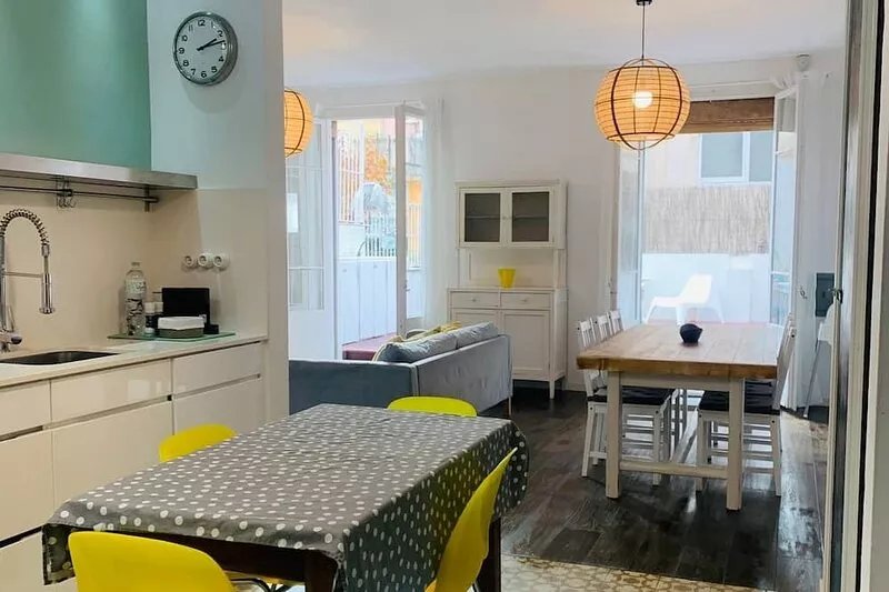 Family Friendy flat of 120 m2 and a big terrace in the typical Gracia district