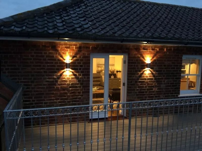THE ALDEBURGH LOOKOUT  Stylish accommodation for 6 with best sea views in town