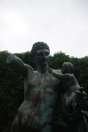 Christian Lemmerz' skulptur "Adam Kadman"