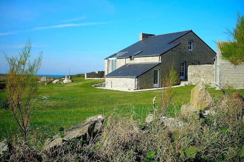 On the island of BATZ, facing the sea, with an exceptional panorama.