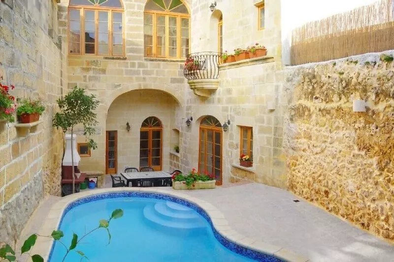 Authentic and Spacious Holiday Farmhouse full of Light, Charm and Character.