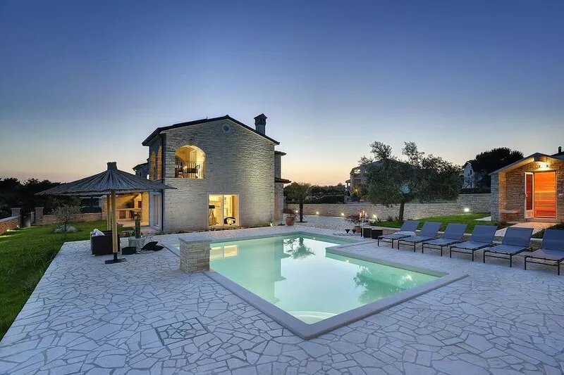 Charming villa with heated pool near Rovinj