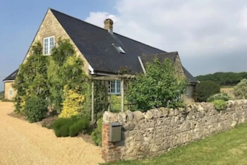 Beautifully converted stone cottage in the heart of the Isle of Wight 716