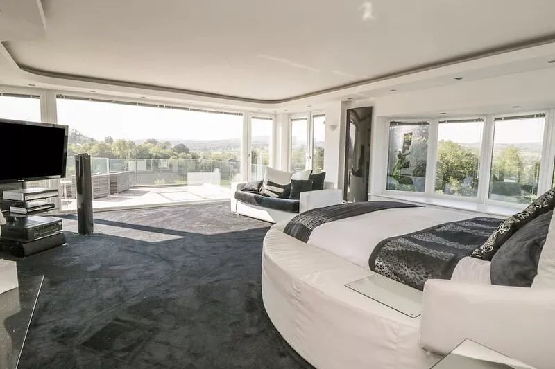 PARK HILL, pet friendly, with hot tub in Clitheroe