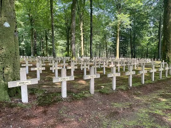 Cimetiere militaire francais du Plateau (1918)